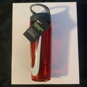 Nike Hypecharge Twist-Top 24oz bottle